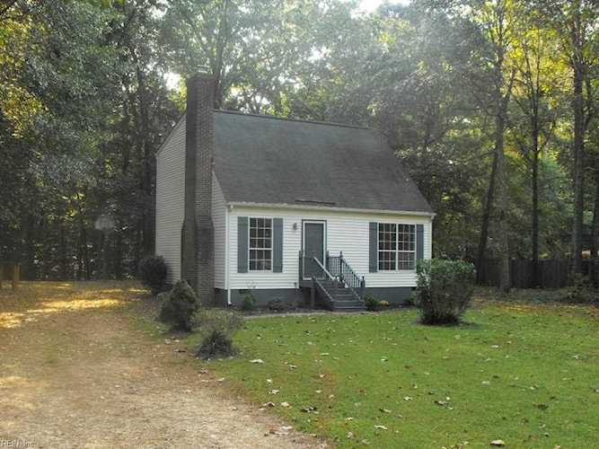 6279 Jones Creek Dr Gloucester, VA 23061 | MLS 10284914 Photo 1