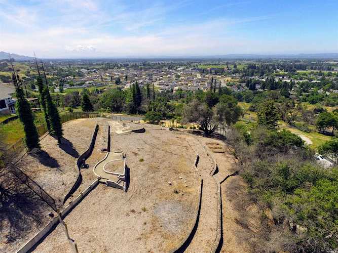 950 Wikiup Drive Santa Rosa, CA 95403 | MLS 21913104 Photo 1