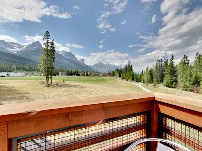 2100C Stewart Creek Drive #303 Canmore, AB T1W 0G3