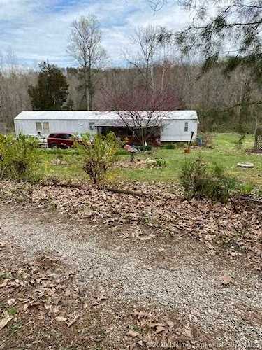 4769 Lamaster Dr Scottsburg, IN 47170