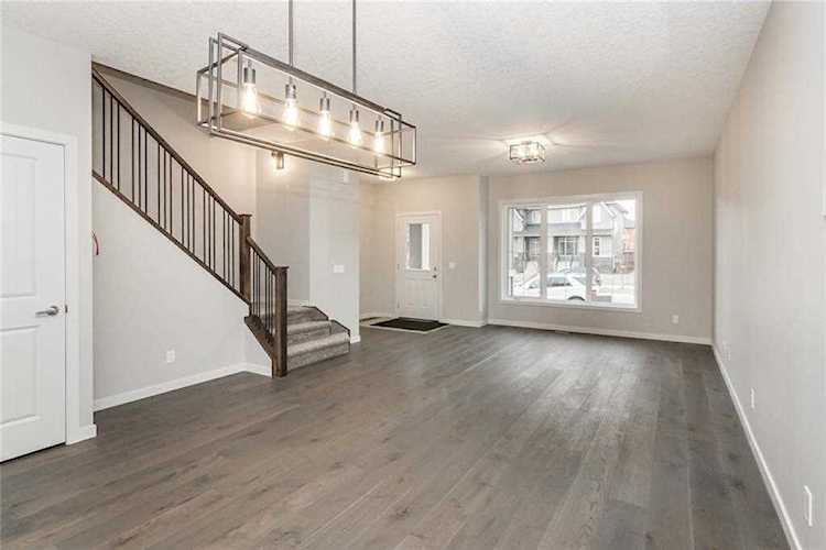 89 Emberside Glen Cochrane, AB T4C 2L7