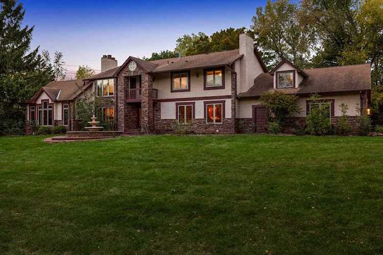 93 W Pleasant Lake Road North Oaks, MN 55127