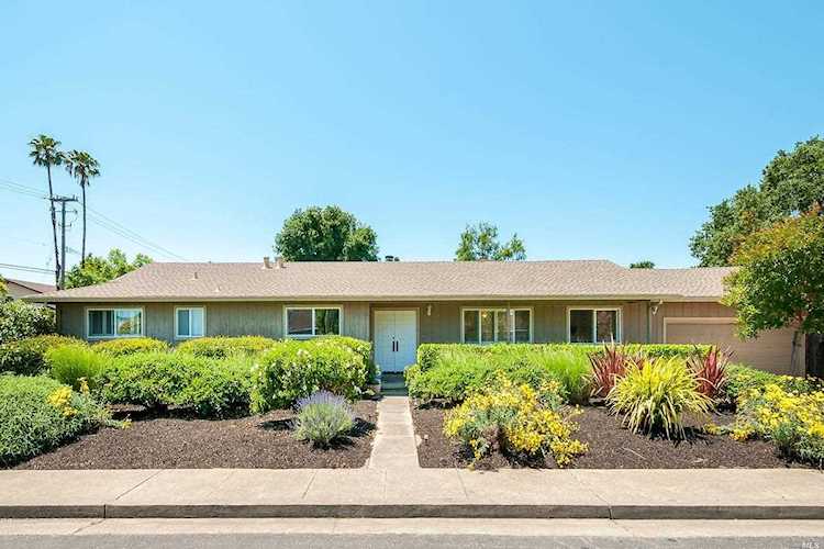 1 Hune Court Novato, CA 94947 | MLS 21914178 Photo 1