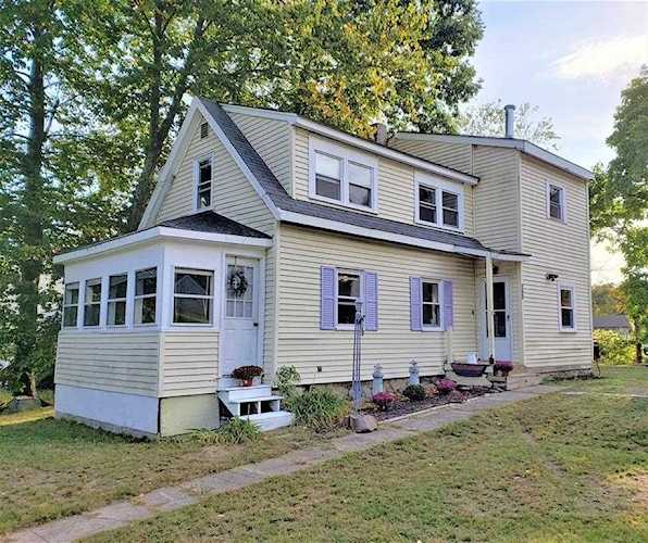 207 Center St Randolph, MA 02368 | MLS 72576670 Photo 1