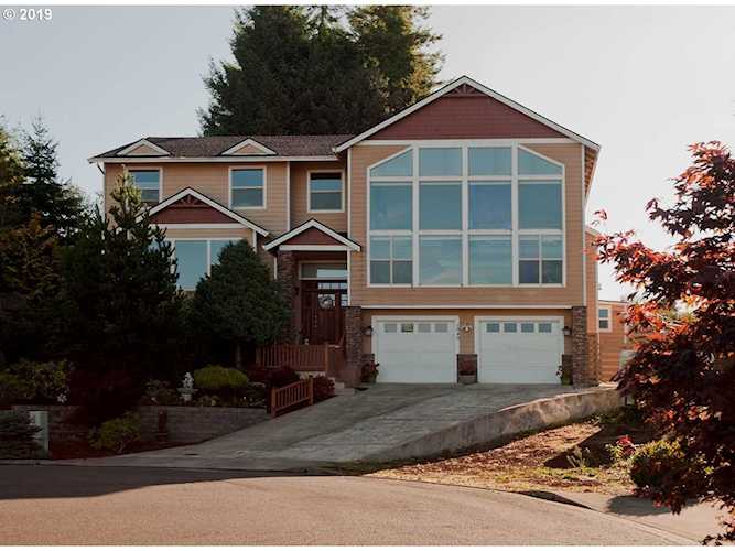 1040 NE 6th St Newport, OR 97365