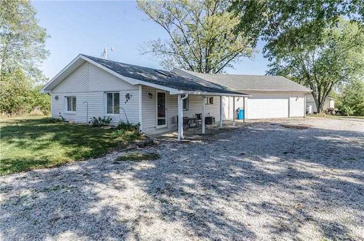 7867 S County Road 525 E Mooresville, IN 46158 | MLS 21673555 Photo 1