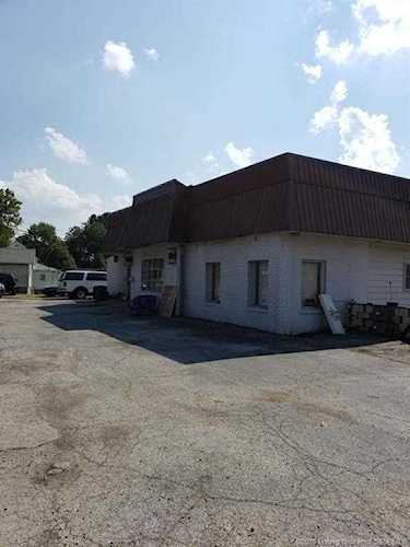 111 E College Hill St Paoli, IN 47454