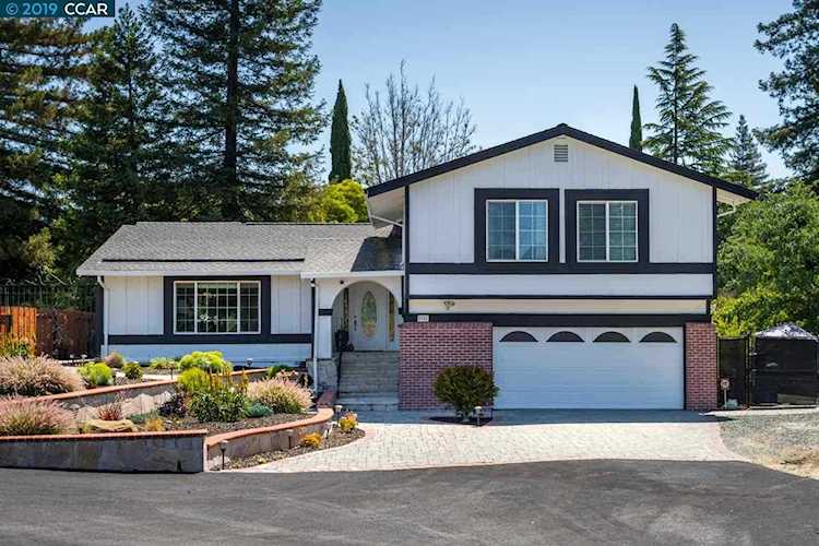 2301 Apex Martinez, CA 94553 | MLS 40880325 Photo 1