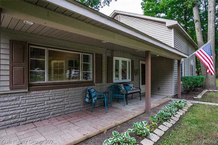 32411 Colfax St St Farmington, MI 48336 | MLS 219103274 Photo 1