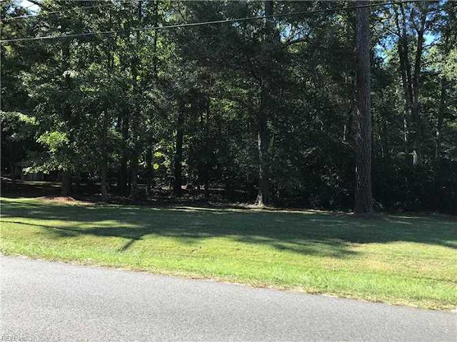 .56 ac Roaring Springs Rd Gloucester, VA 23061