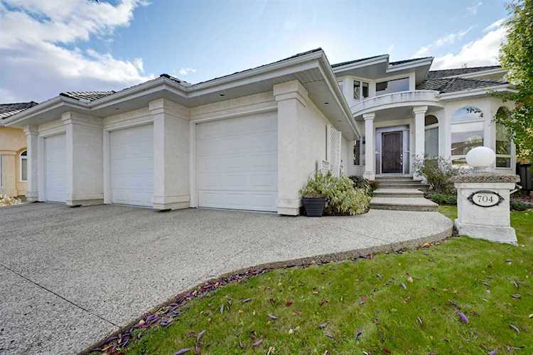 704 Hetu Lane Edmonton, AB T6R 2W9