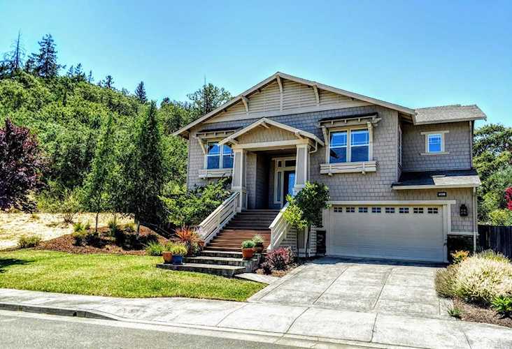 561 Port Circle Cloverdale, CA 95425 | MLS 21919210 Photo 1