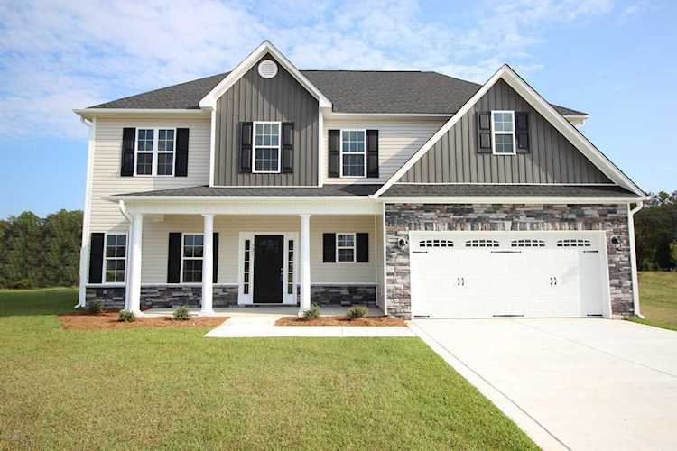 521 Flip Flop Lane Grimesland, NC 27837