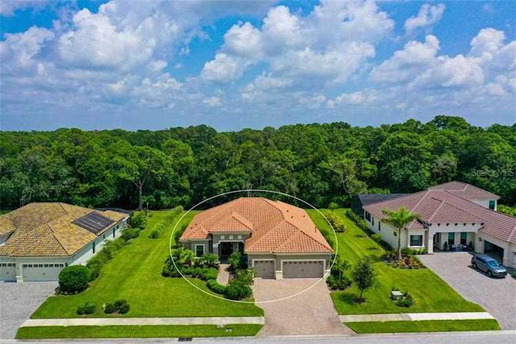 8264 Larkspur Circle Sarasota, FL 34241