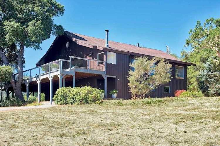 20 Stirling Way Inverness, CA 94937 | MLS 21923037 Photo 1