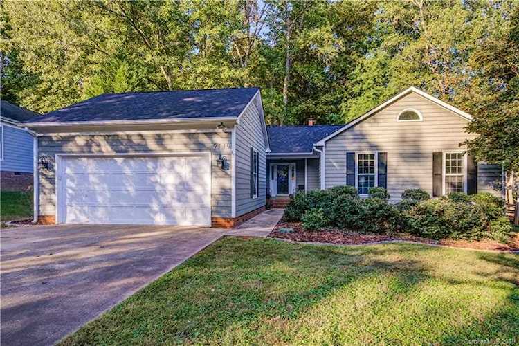 9110 Twin Trail Dr Huntersville, NC 28078 | MLS 3552594 Photo 1