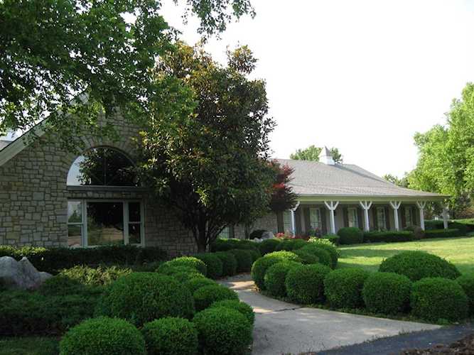 3190 Huntertown Road Versailles, KY 40383