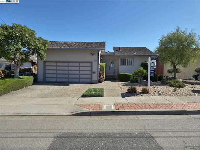 21746 Shadyspring Rd Castro Valley, CA 94546 | MLS 40883409 Photo 1