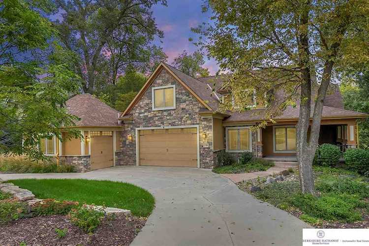 11709 Windcrest Dr Papillion, NE 68133