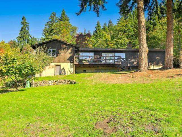 2433 Garry Oak Drive Nanoose Bay, BC V9P 9G1