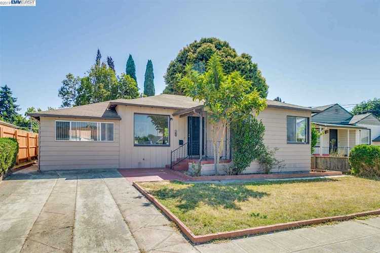 831 Paradise Blvd Hayward, CA 94541 | MLS 40878140 Photo 1