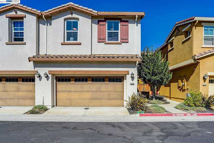 38506 Gary Lee King Ter Fremont, CA 94536 | MLS 40880070 Photo 1