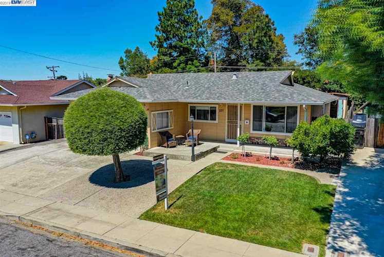 231 Gable Dr Fremont, CA 94539 | MLS 40881130 Photo 1