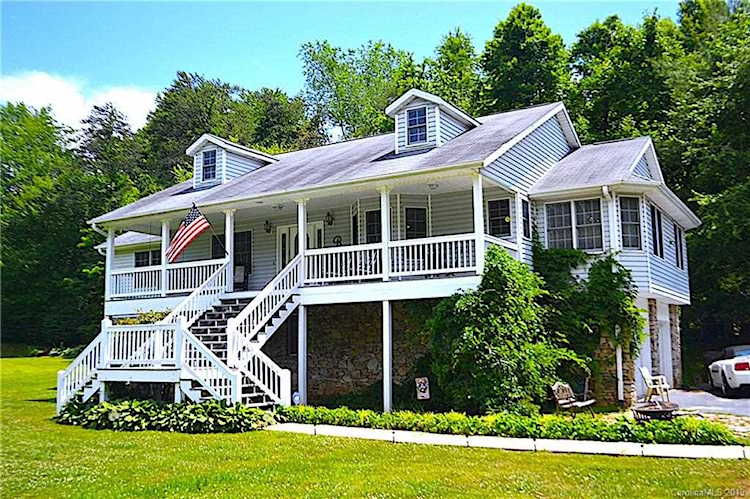 64 Woodland Hills Rd Asheville, NC 28804 | MLS 3539576 Photo 1