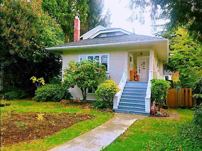 6576 Yew Street Vancouver, BC V6P 5V9