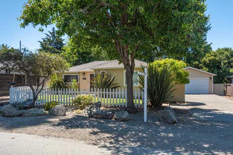 232 Green Street East Palo Alto, CA 94303 | MLS 52203038 Photo 1