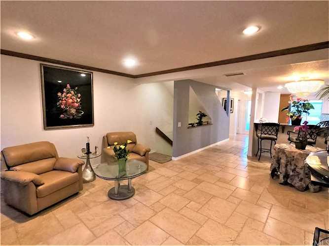 435 Bryson Springs Costa Mesa, CA 92627