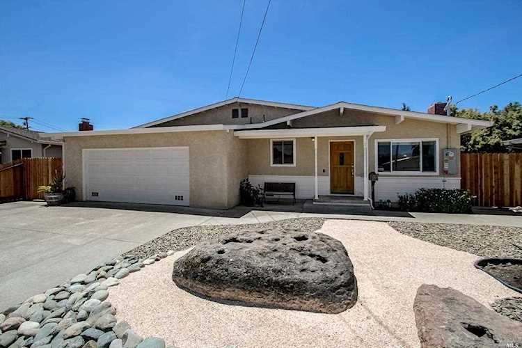 524 Adrienne Drive Petaluma, CA 94954 | MLS 21917547 Photo 1
