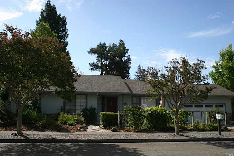 681 Rinaldo Street Santa Rosa, CA 95409 | MLS 21919307 Photo 1