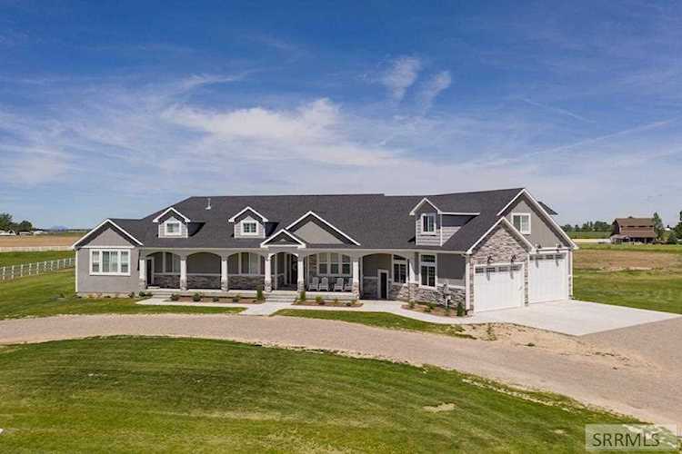 1060 E 1435 N Shelley, ID 83274