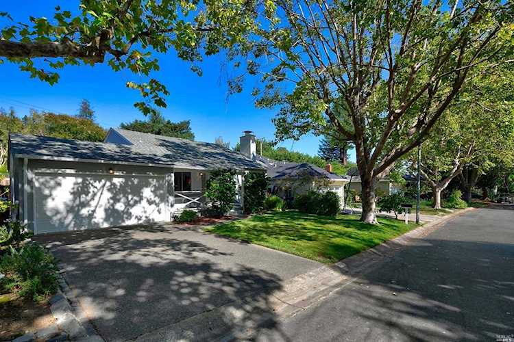 36 Bretano Way Greenbrae, CA 94904 | MLS 21923303 Photo 1
