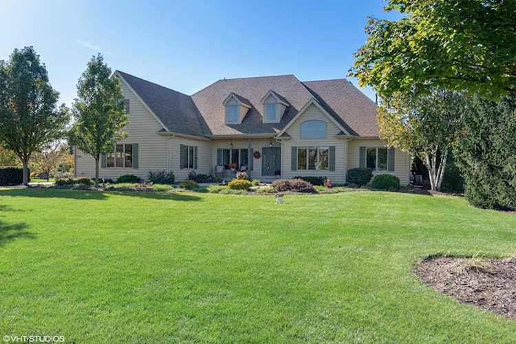 5345 Goldenrod Dr Oswego, IL 60543