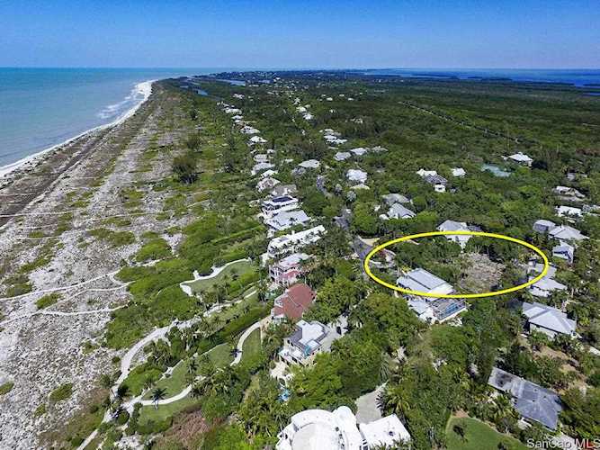 1305 Seaspray Ln Sanibel, FL 33957