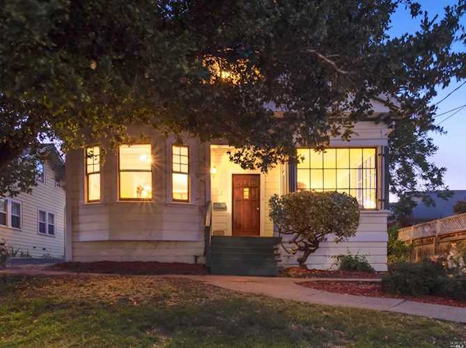 12 Bodega Avenue Petaluma, CA 94952 | MLS 21918900 Photo 1