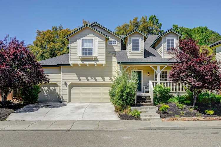 104 Village Oaks Court Healdsburg, CA 95448 | MLS 21909526 Photo 1