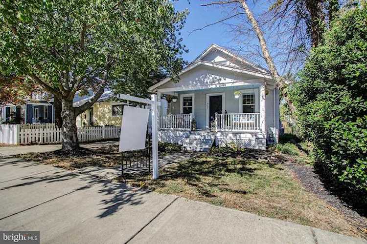 4605 Maple Ave Bethesda, MD 20814 | MLS ® MDMC684122 Photo 1