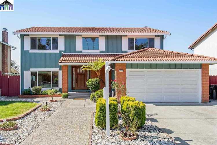 25615 Camino Vis Hayward, CA 94541 | MLS 40886235 Photo 1