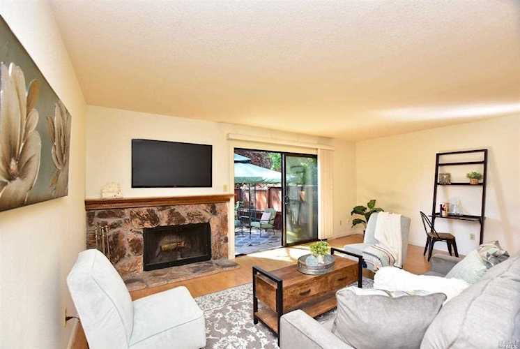 20 Lotus Court Novato, CA 94945 | MLS 21918674 Photo 1