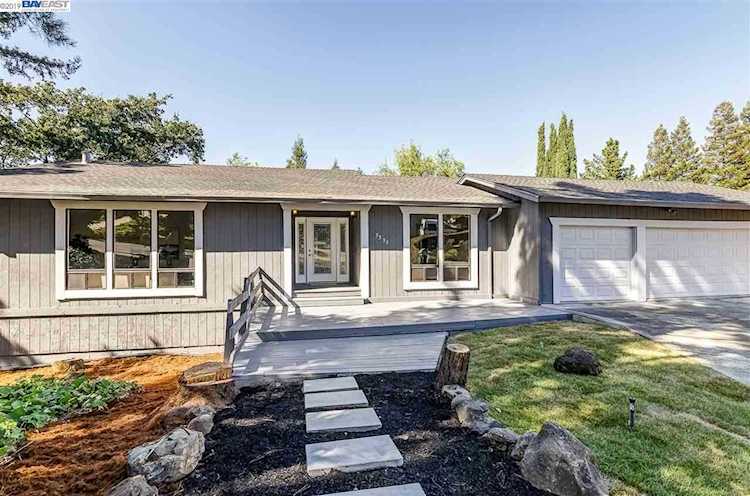 5555 Merritt Dr Concord, CA 94521 | MLS 40880623 Photo 1