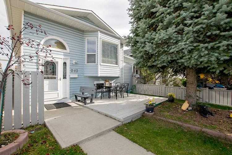 213 Falmere Way NE Calgary, AB T3J 2Y2
