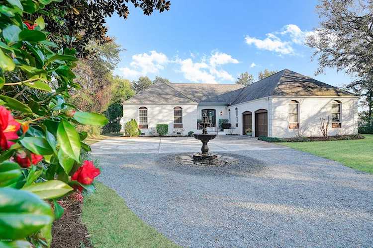 8012 Bald Eagle Lane Wilmington, NC 28411