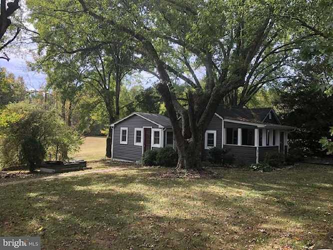 9162 Dahlgren Rd King George, VA 22485 | MLS ® VAKG118526 Photo 1