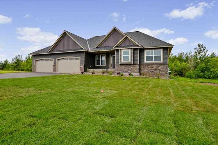 2002 Little Creek Circle Rockford, MN 55373