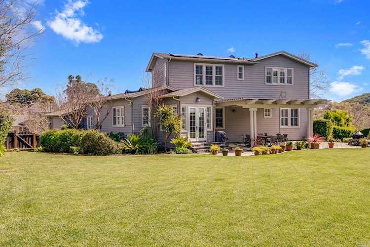 105 Windwalker Way Novato, CA 94945 | MLS 21907691 Photo 1