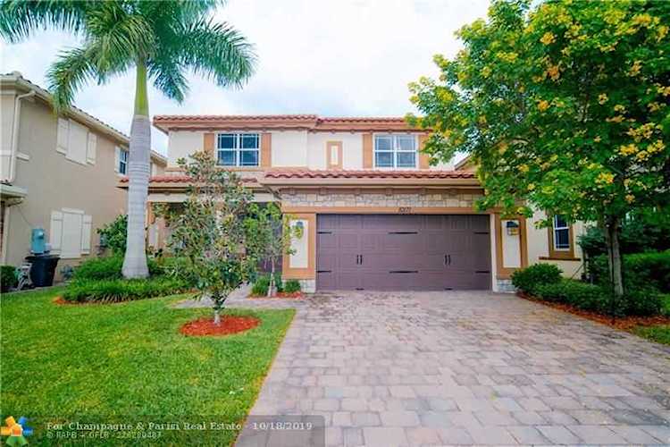 10171 Lake Vista Ct Parkland, FL 33076