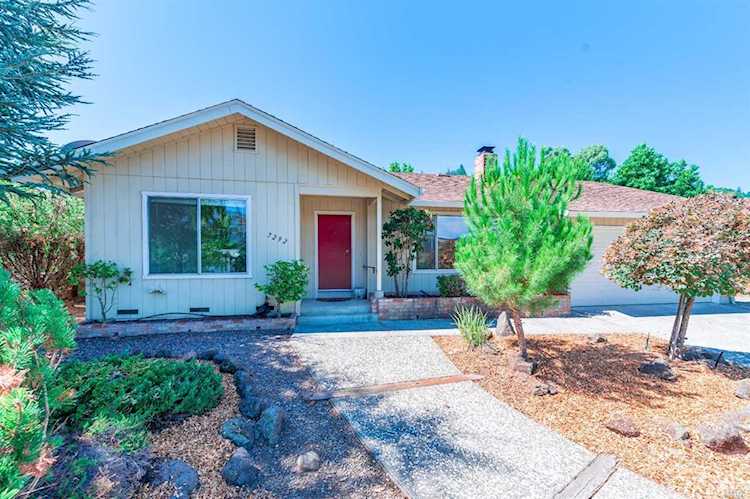 7292 Oakmont Drive Santa Rosa, CA 95409 | MLS 21920988 Photo 1